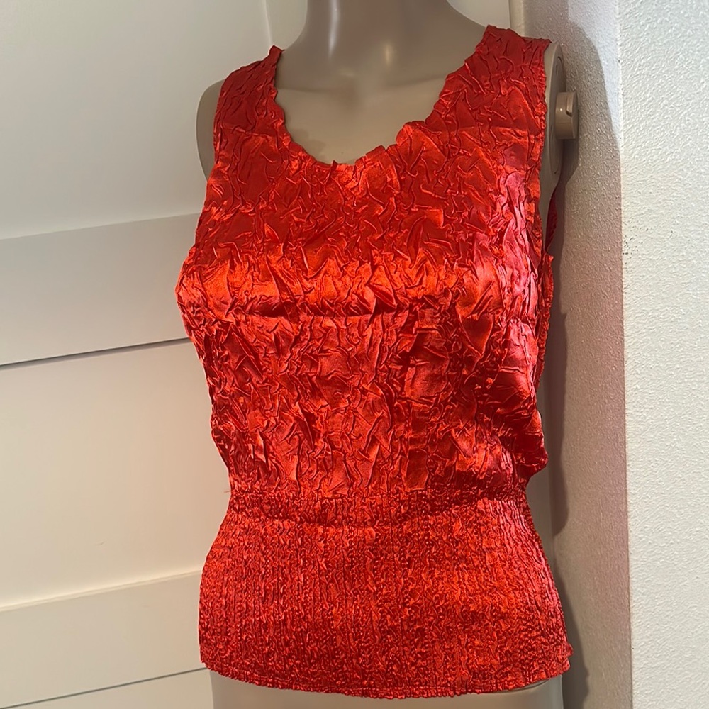 Essentials by Milano Red Tank Top